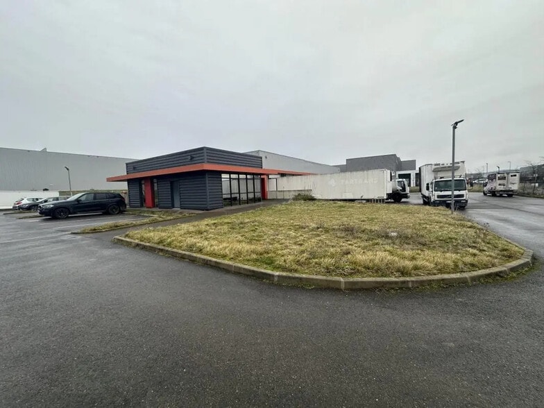 Industriel/Logistique dans Gellainville à vendre - Photo de l’immeuble – Image 3 sur 7