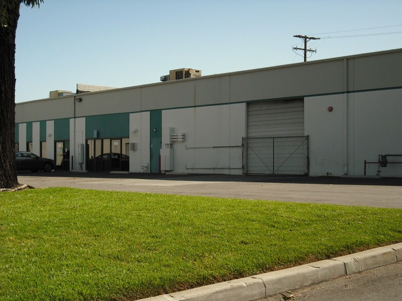 1031-1035 S Linwood Ave, Santa Ana, CA à louer - Photo de l’immeuble – Image 2 sur 10