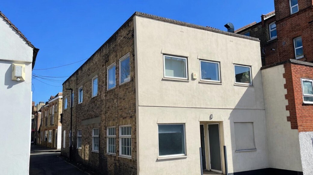 2 Ambleside Av, Londres à louer Photo principale– Image 1 sur 2