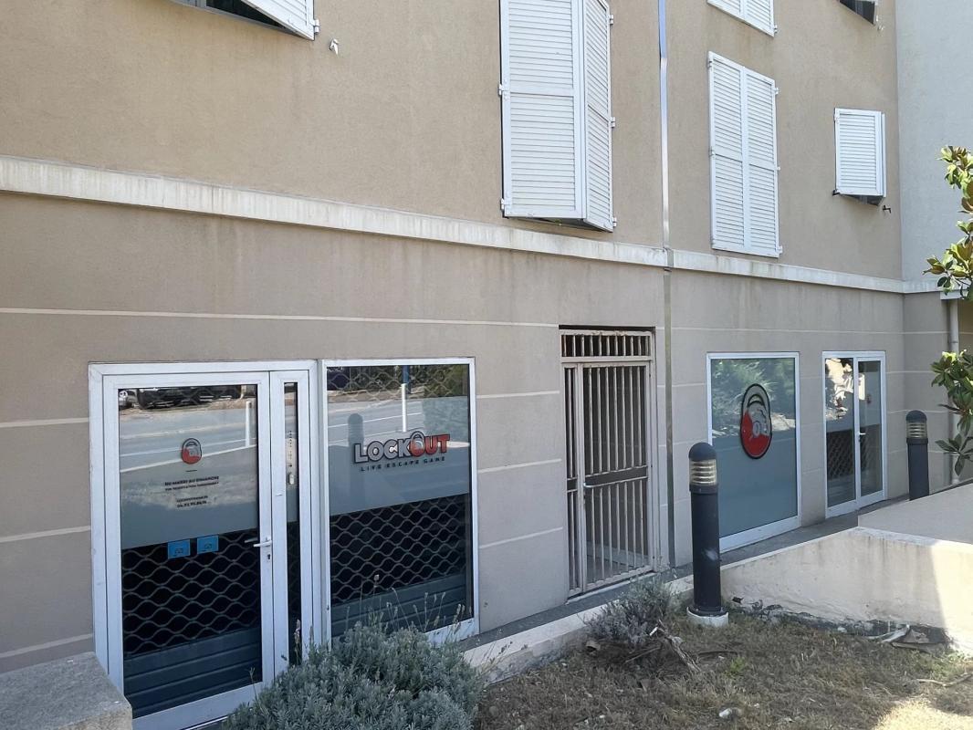 Local commercial dans Antibes à louer Photo de l’immeuble– Image 1 sur 14