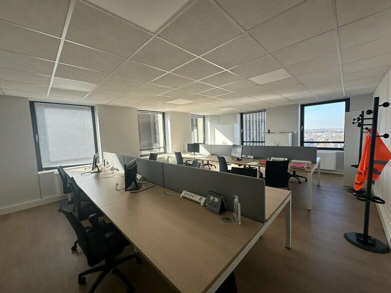 Bureau dans Strasbourg à louer - Photo de l’immeuble – Image 1 sur 9