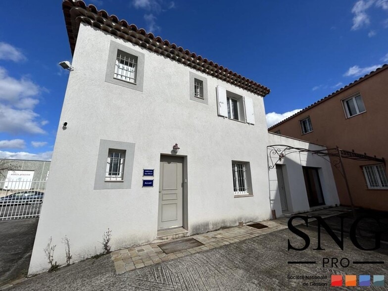 801 Avenue De L'Europe, Saint-Cannat à louer - Photo de l’immeuble – Image 2 sur 12