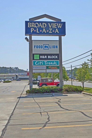 481 E Broad Ave, Rockingham, NC à louer - Photo de l’immeuble – Image 3 sur 14