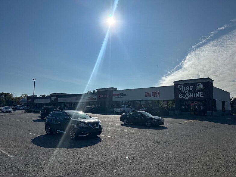 1345 West Southport Rd, Indianapolis, IN à louer - Photo de l’immeuble – Image 3 sur 3