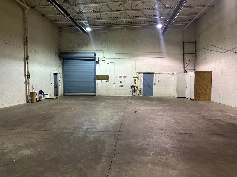 2351 Whirlpool St, Niagara Falls, NY à louer - Photo de l’immeuble – Image 2 sur 16