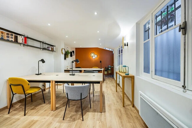 Plus de détails pour Bureau, Local commercial à louer