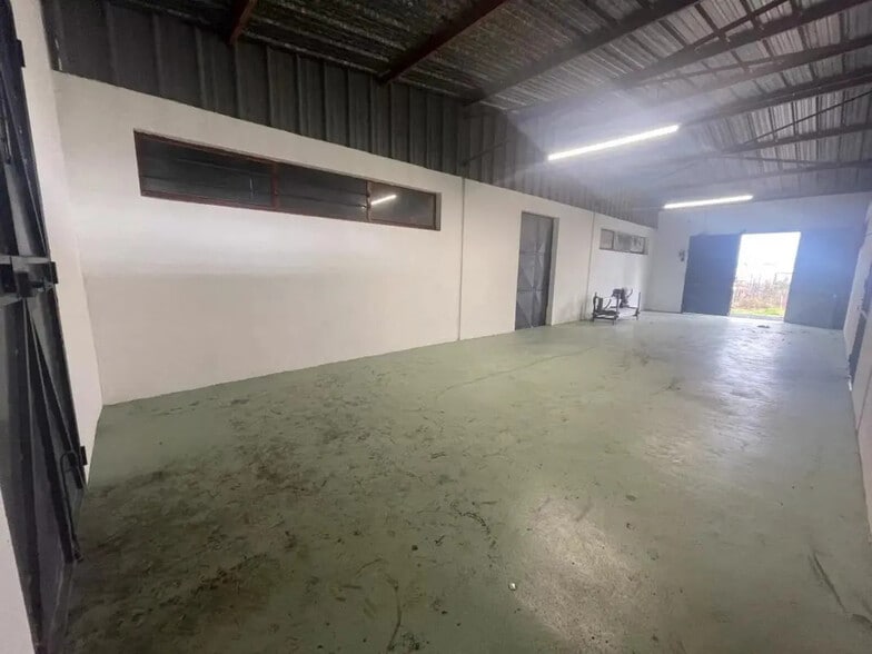 Industriel/Logistique dans Fréjus à louer - Photo intérieure – Image 2 sur 6