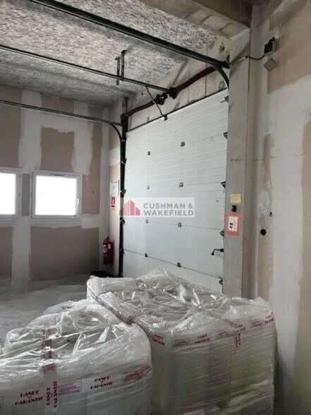 Local d’activités dans Nîmes à louer - Photo intérieure – Image 3 sur 3