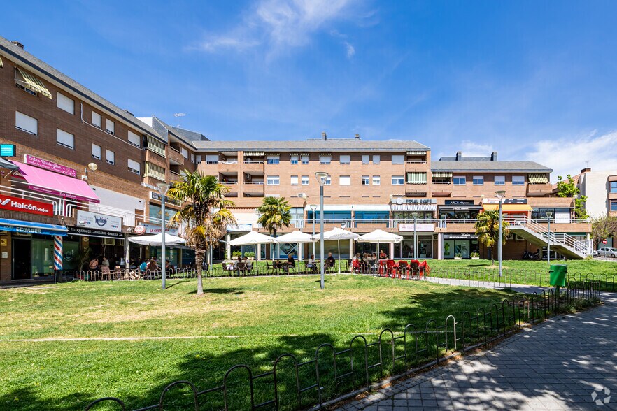 Immeuble residentiel dans Majadahonda, Madrid à vendre - Photo de l’immeuble – Image 2 sur 2