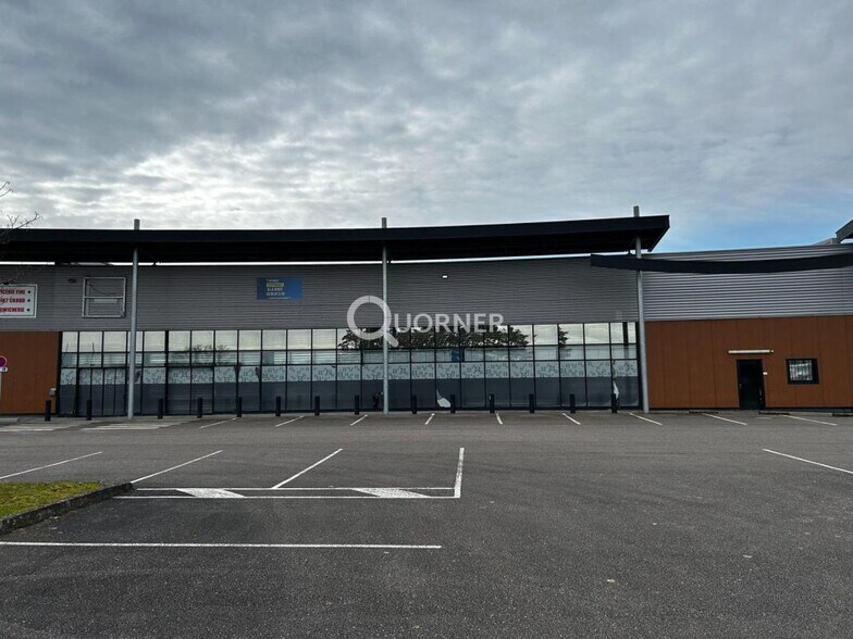 Local commercial dans Torcy à vendre - Photo de l’immeuble – Image 1 sur 4