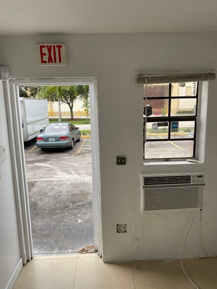 500 N Dixie Hwy, Hollywood, FL à louer - Photo de l’immeuble – Image 2 sur 7