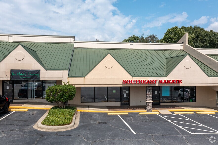 3795 E North St, Greenville, SC à louer - Photo de l’immeuble – Image 2 sur 15