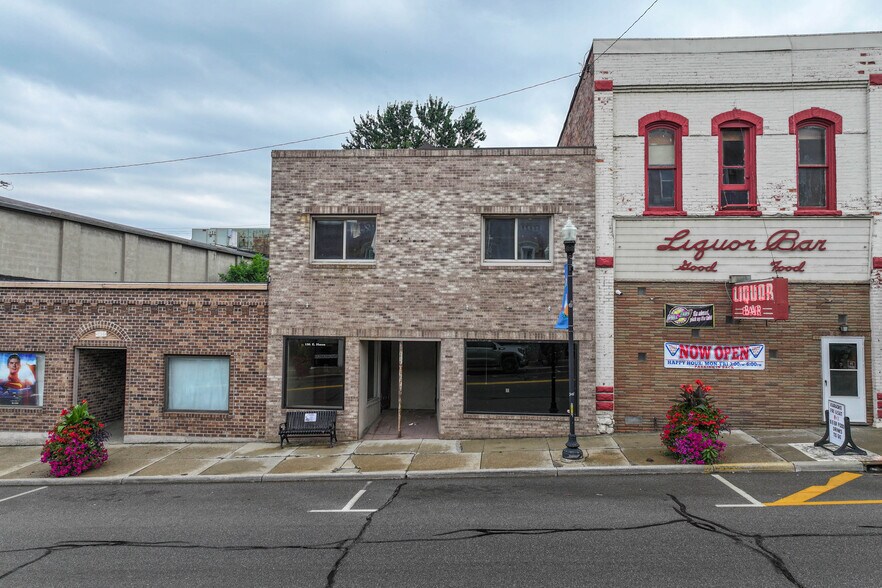 126 E Huron Ave, Vassar, MI à vendre - Photo de l’immeuble – Image 1 sur 28