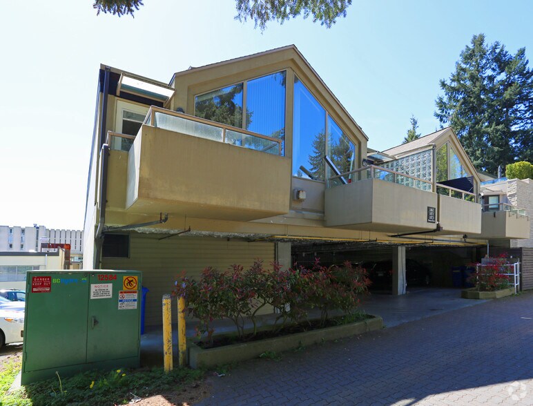 1867-1873 Marine Dr, West Vancouver, BC à vendre - Photo de l’immeuble – Image 3 sur 5