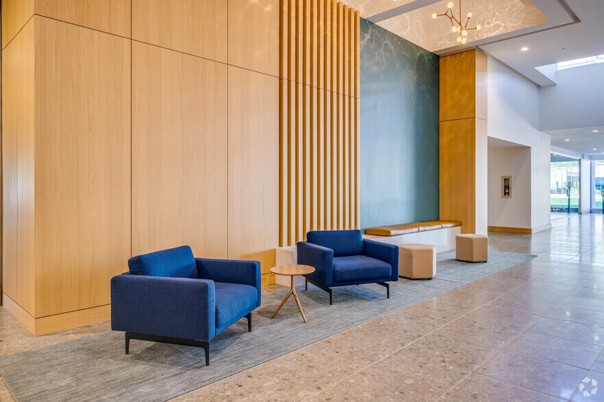 3003 N Central Ave, Phoenix, AZ à louer - Hall d’entrée – Image 2 sur 42