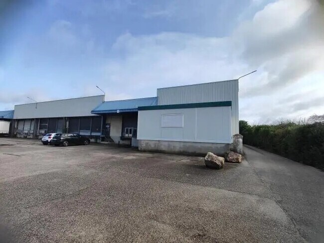 Plus de détails pour 2 Place Du General De Gaulle, Rouen - Bureau, Industriel/Logistique à louer
