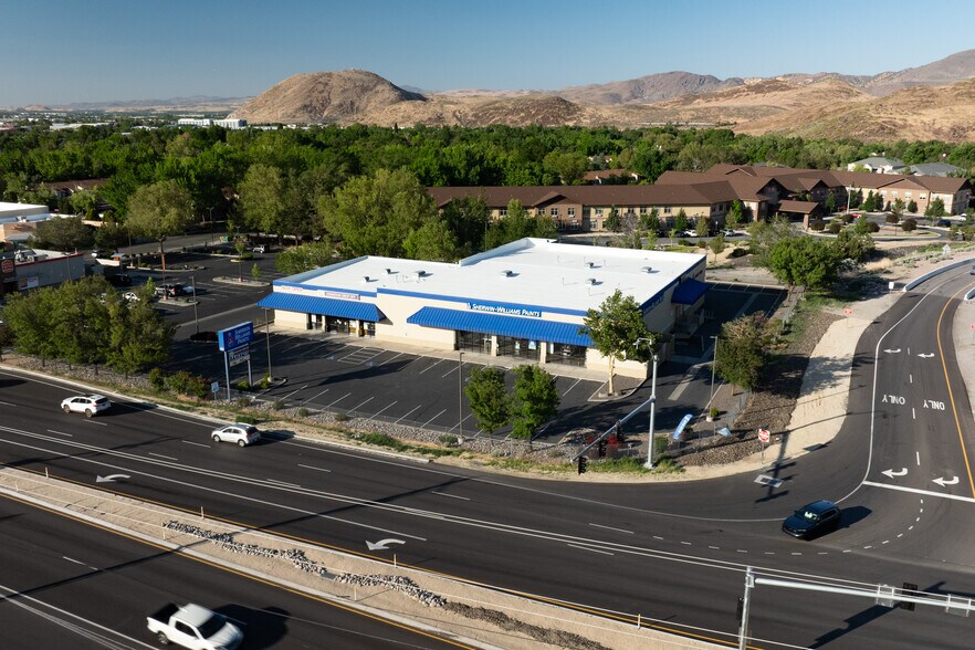 80 E Patriot Blvd, Reno, NV à louer - Photo de l’immeuble – Image 3 sur 6