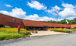 Plus de détails pour 10 Trotter Dr, Medway, MA - Local d’activités à vendre