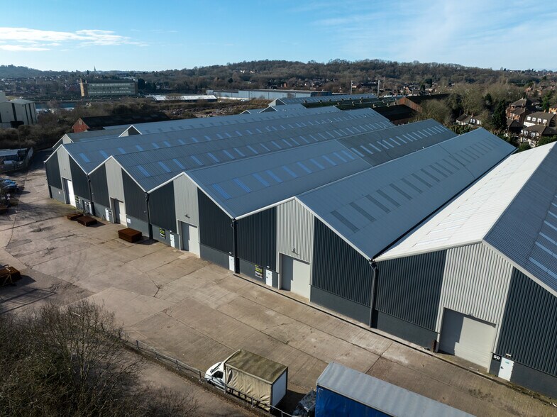 Bean Rd, Bilston à louer - Photo de l’immeuble – Image 1 sur 18