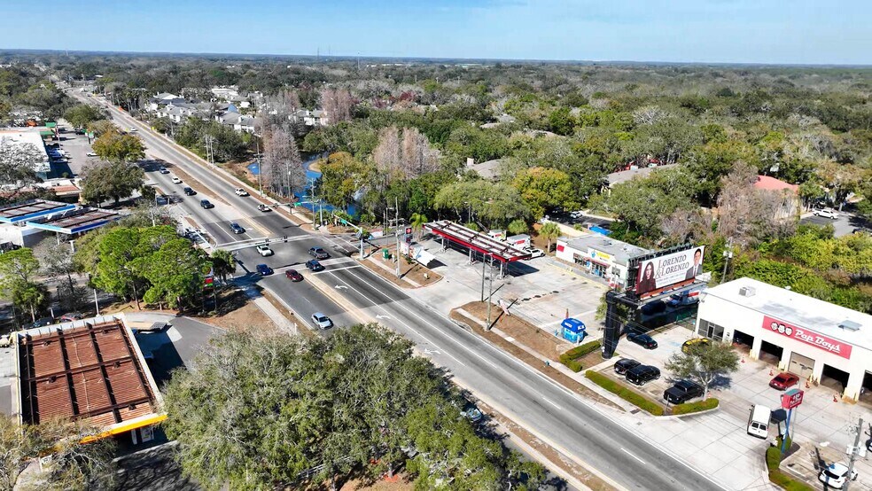 2202 E Bearss Ave, Tampa, FL à vendre - Vidéo sur l’annonce professionnelle – Image 2 sur 22