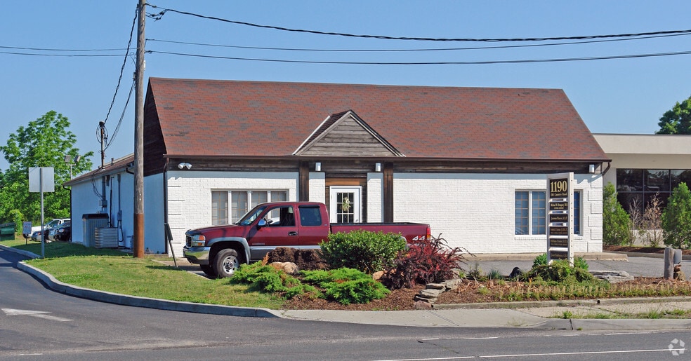 1190 Old Country CR-58 Rd, Riverhead, NY à louer - Photo principale – Image 1 sur 4