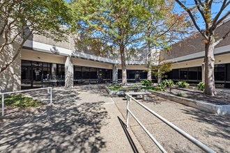 2111 Braker Ln, Austin, TX à louer Photo intérieure– Image 1 sur 27