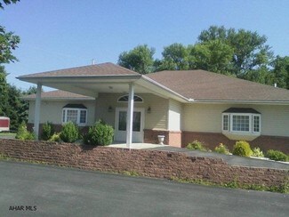 Plus de détails pour 400 Park Ave, Patton, PA - Santé à vendre