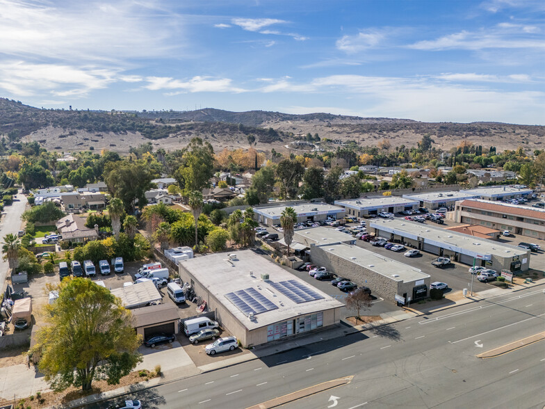 13965 Poway Rd, Poway, CA à louer - Photo de l’immeuble – Image 3 sur 10