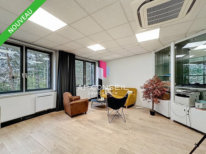 Bureau dans Saint-Germain-en-Laye à vendre - Photo intérieure – Image 3 sur 4