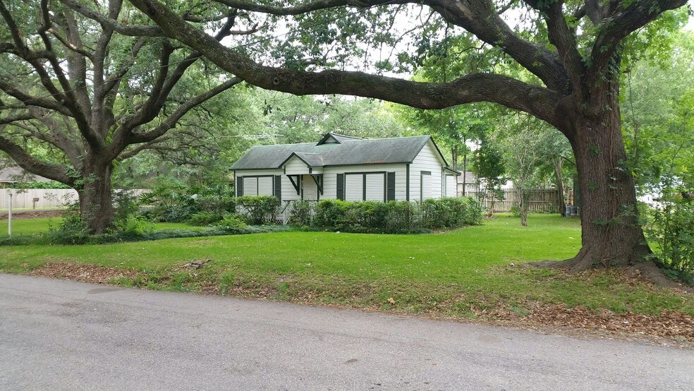404 W 3rd St, League City, TX à vendre - Photo de l’immeuble – Image 3 sur 7