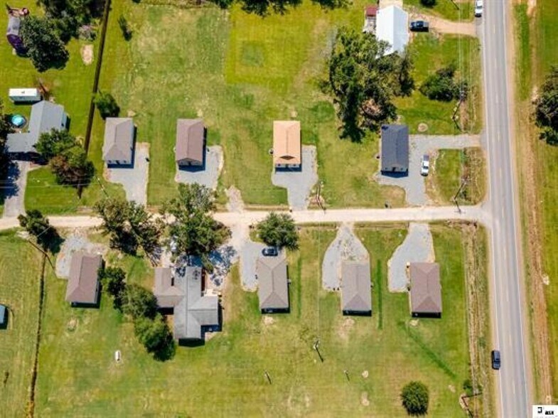 24 Steep Dr. portefeuille de 1 biens à vendre sur LoopNet.fr - Photo de l’immeuble – Image 2 sur 5