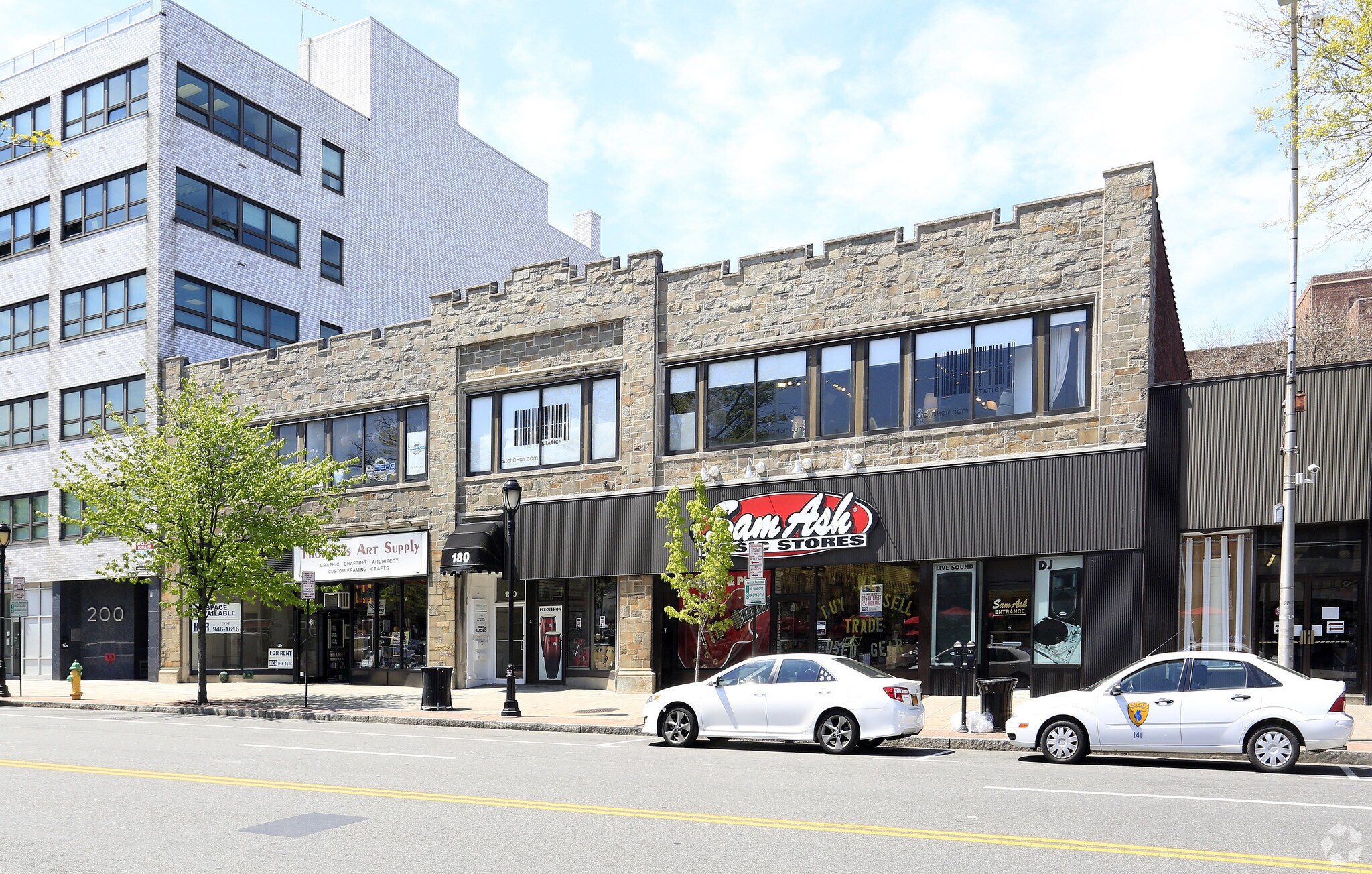 178 Mamaroneck Ave, White Plains, NY à louer Photo de l’immeuble– Image 1 sur 9