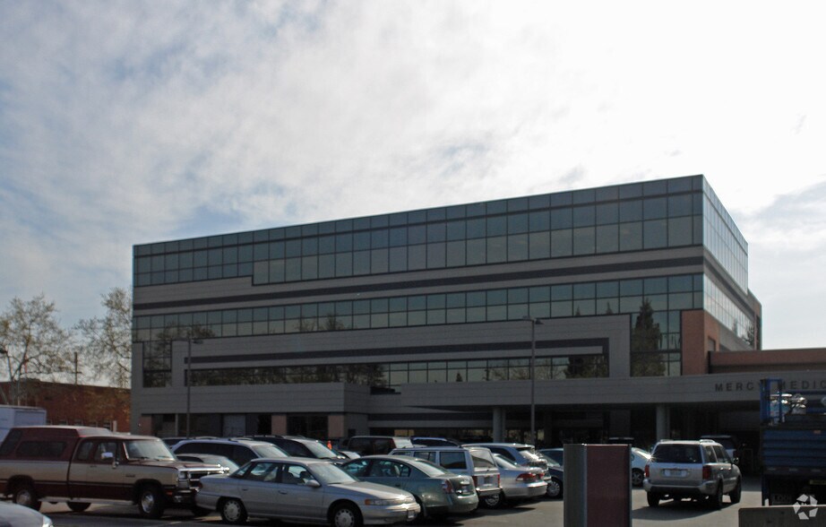 3941 J St, Sacramento, CA à vendre - Photo de l’immeuble – Image 3 sur 7