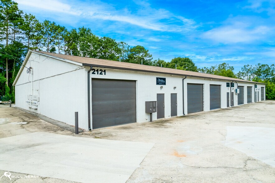2121 Hewatt Rd, Snellville, GA à louer - Photo de l’immeuble – Image 2 sur 7