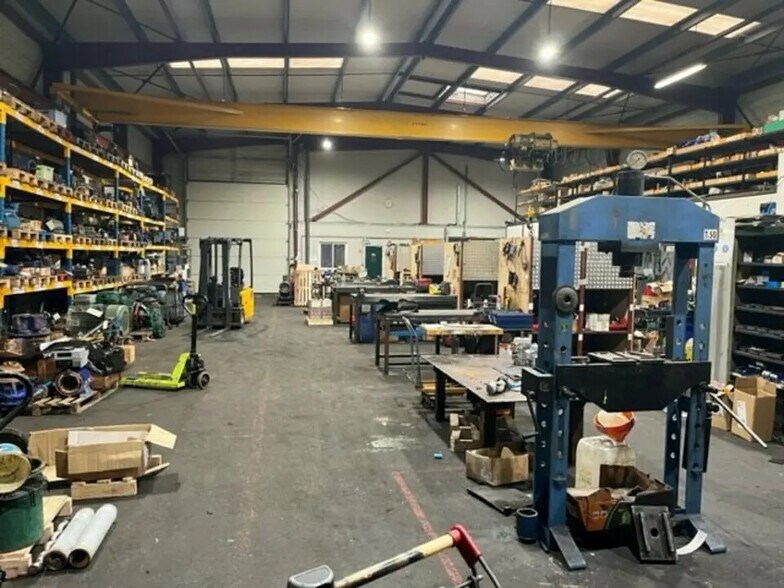 Local d’activités dans Bordeaux à louer - Photo de l’immeuble – Image 2 sur 7