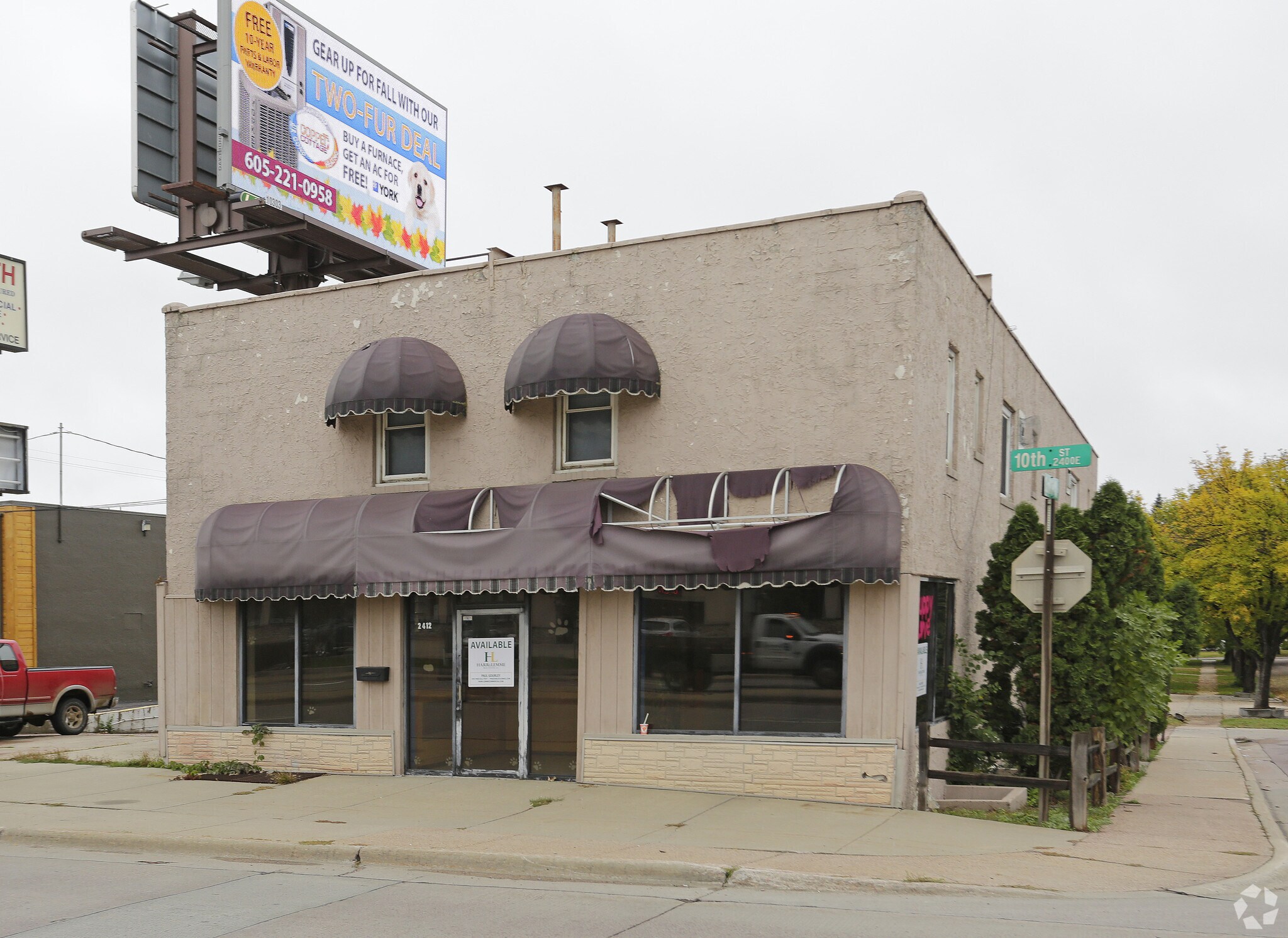 2412 E 10th St, Sioux Falls, SD à vendre Photo principale– Image 1 sur 3