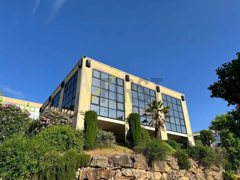 Bureau dans Vallauris à louer - Photo de l’immeuble – Image 1 sur 6