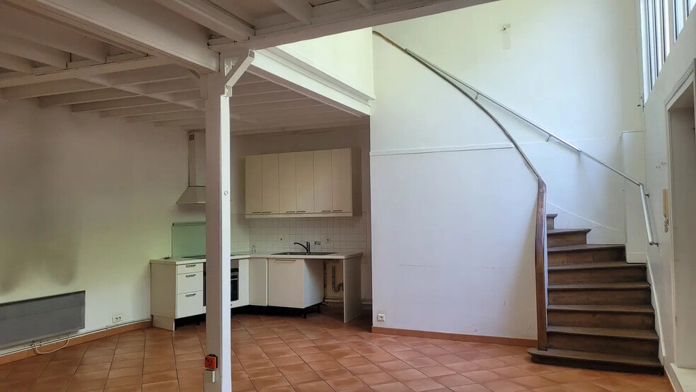 11 Rue Chateaubriand, Paris à vendre - Photo de l’immeuble – Image 3 sur 14