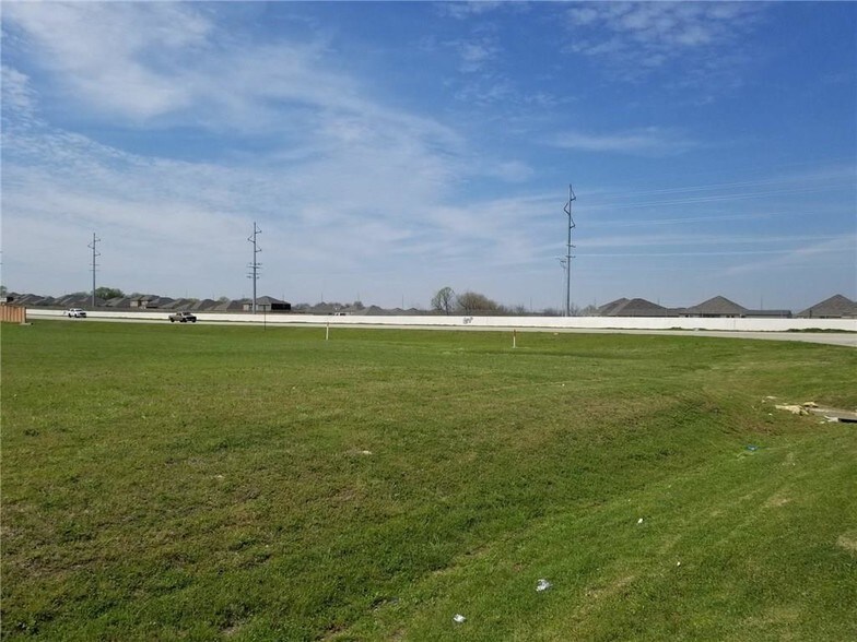 4209 Stuart Rd, Denton, TX à vendre - Photo de l’immeuble – Image 2 sur 12