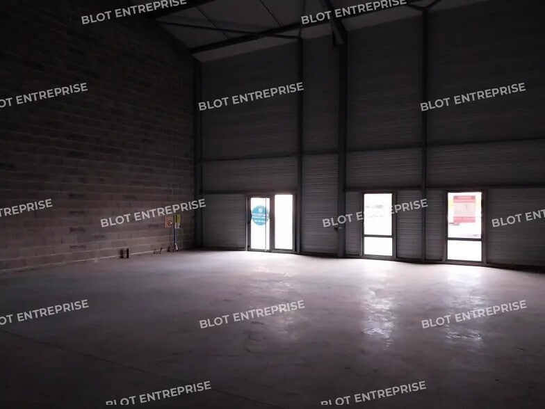 Local d’activités dans Saint-Brieuc à louer - Photo intérieure – Image 3 sur 6