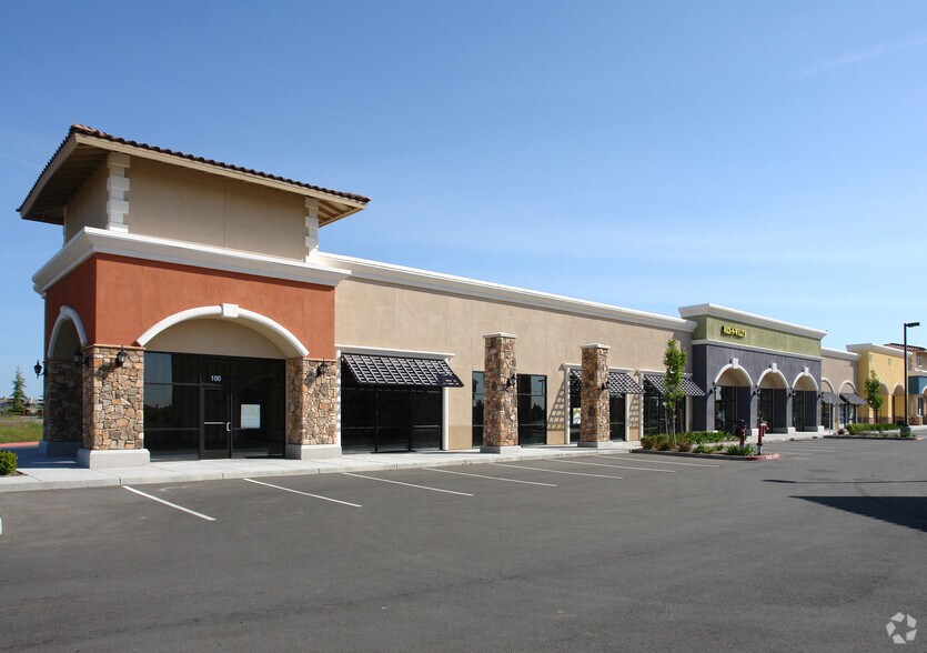 2505 W Taron Ct, Elk Grove, CA à vendre - Photo de l’immeuble – Image 3 sur 5