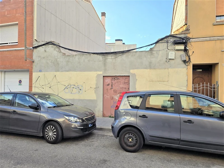 Carrer de Gambús, Sabadell, Barcelona à vendre - Photo principale – Image 1 sur 4