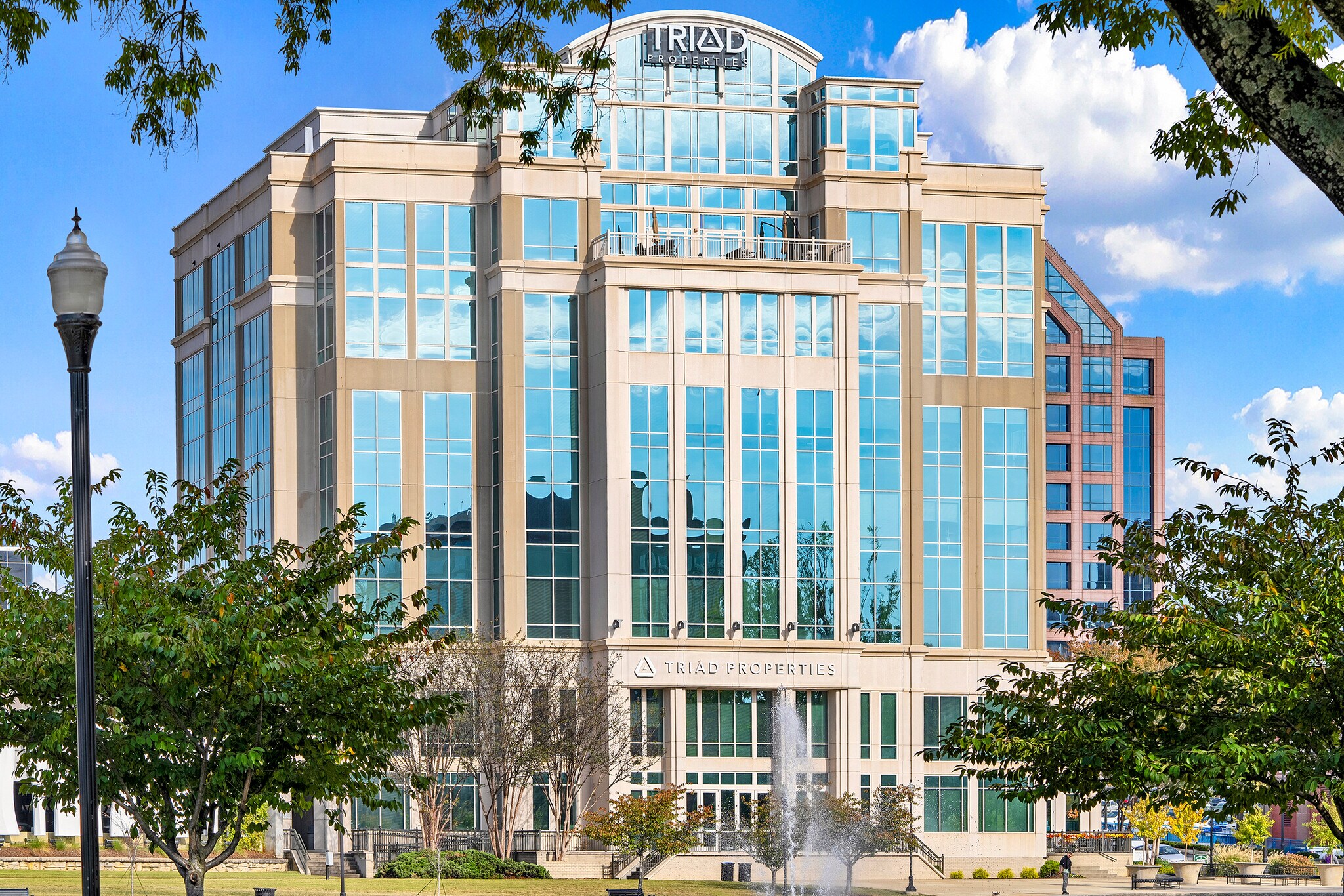 100 Church St SW, Huntsville, AL à louer Photo de l’immeuble– Image 1 sur 25