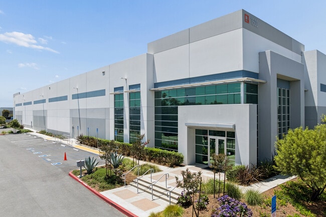 Plus de détails pour 1500 E Walnut Ave, Fullerton, CA - Industriel/Logistique à louer