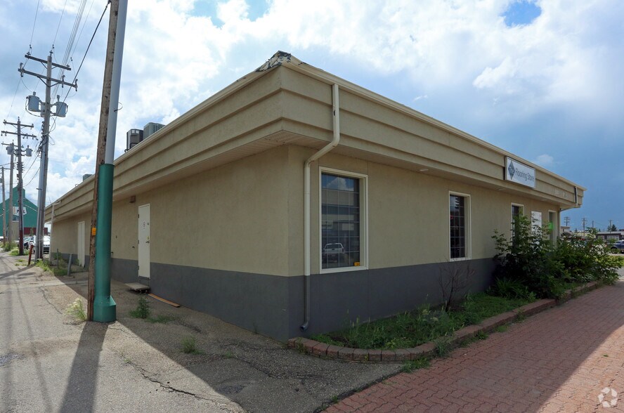 226 Mcleod Av, Spruce Grove, AB à louer - Photo de l’immeuble – Image 2 sur 2