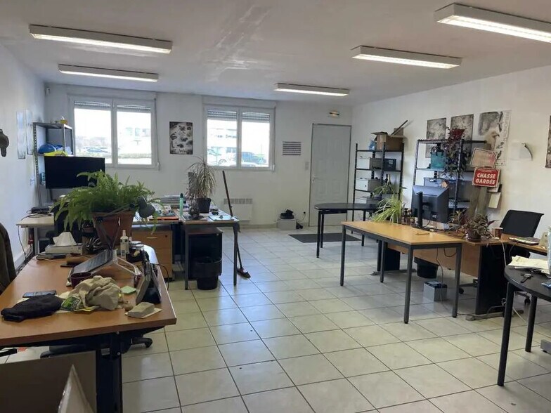 Bureau dans Évreux à louer - Photo de l’immeuble – Image 3 sur 3