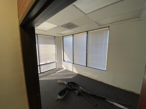 637 E Albertoni St, Carson, CA à louer Photo de l’immeuble– Image 1 sur 2