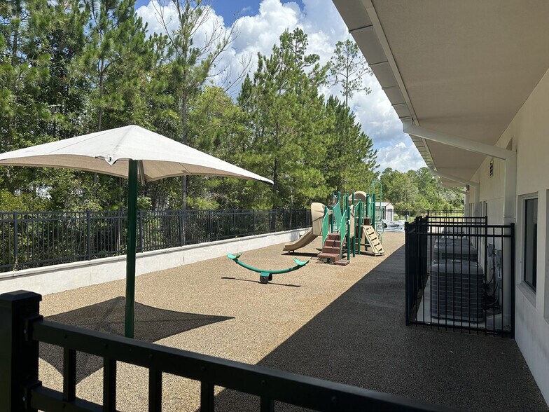 2468 County Road 210 W, Saint Johns, FL à vendre - Photo de l’immeuble – Image 2 sur 6
