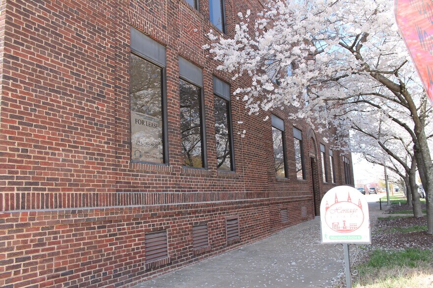 201 W Market St, Kingsport, TN à vendre - Photo de l’immeuble – Image 2 sur 29