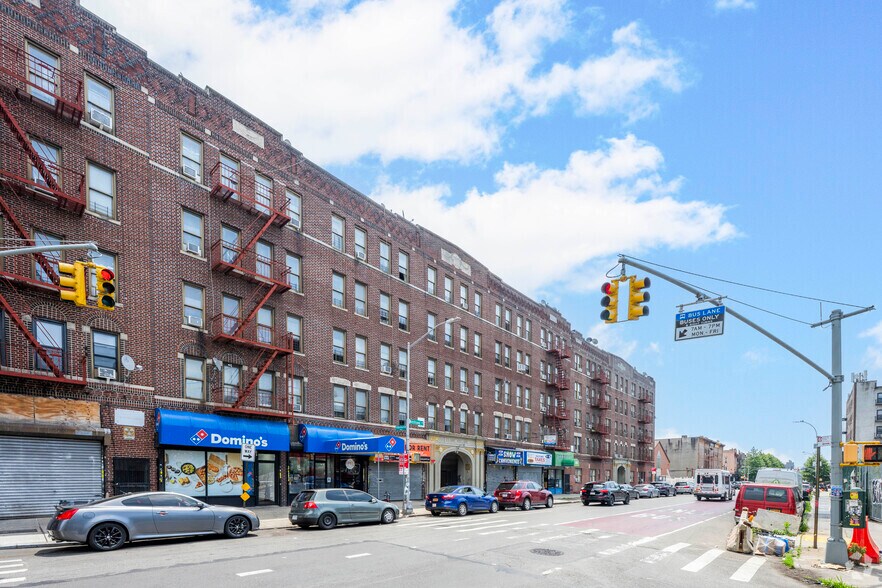 1561 Nostrand Ave, Brooklyn, NY à louer - Photo de l’immeuble – Image 3 sur 5